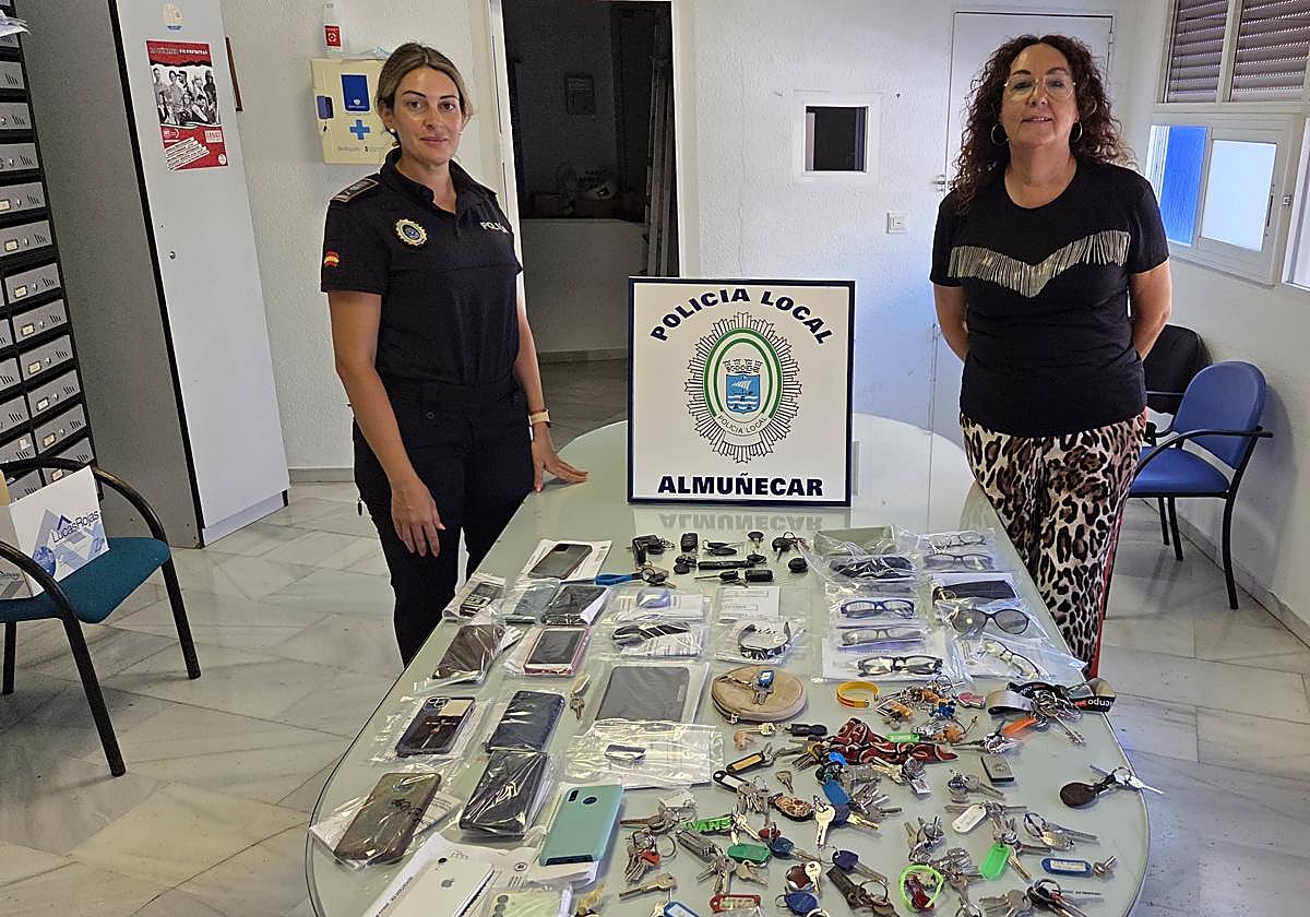 La Policía Local de Almuñécar informa sobre objetos perdidos en dependencias municipales