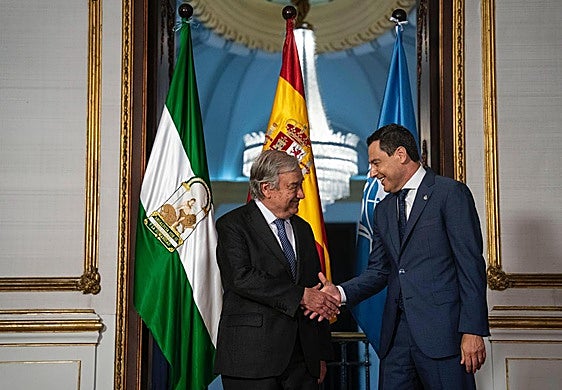 Juanma Moreno ha mantenido un encuentro en el Palacio de San Telmo con el secretario general de Naciones Unidas, António Guterres.
