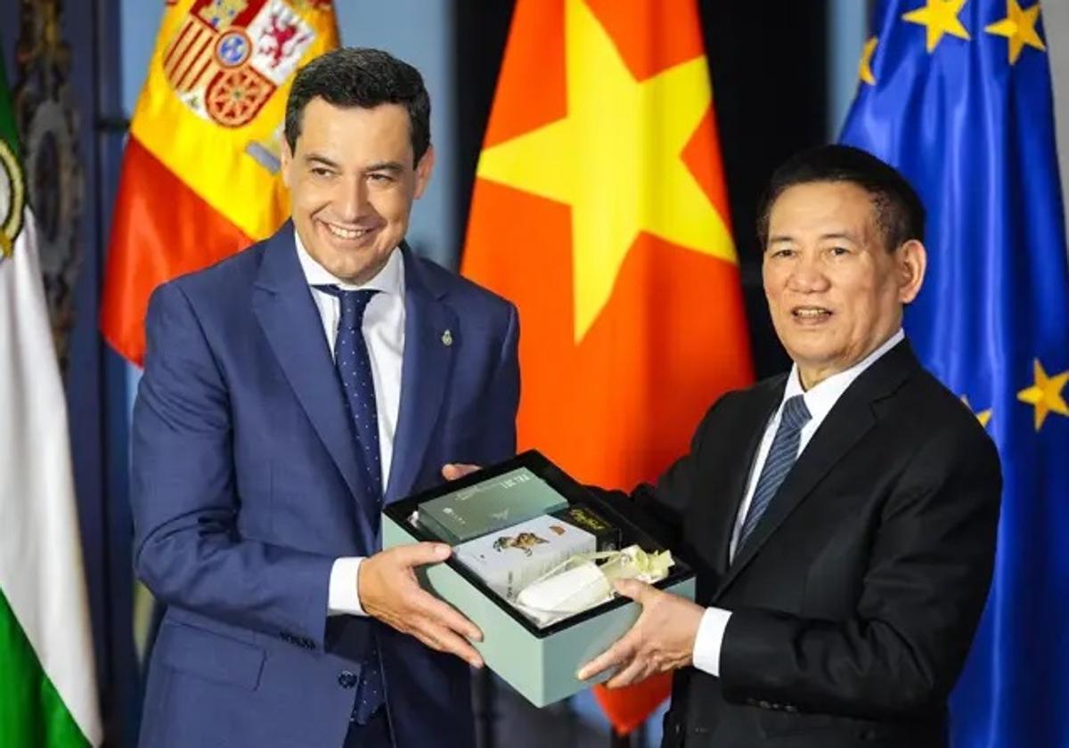 Moreno se reúne con el viceprimer ministro del Vietnam,...