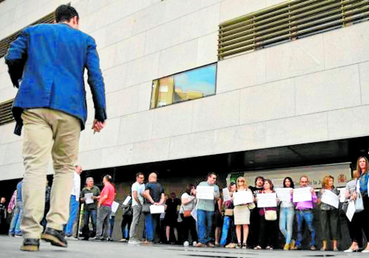 Jueces y fiscales de Almería se suman a la huelga en contra...