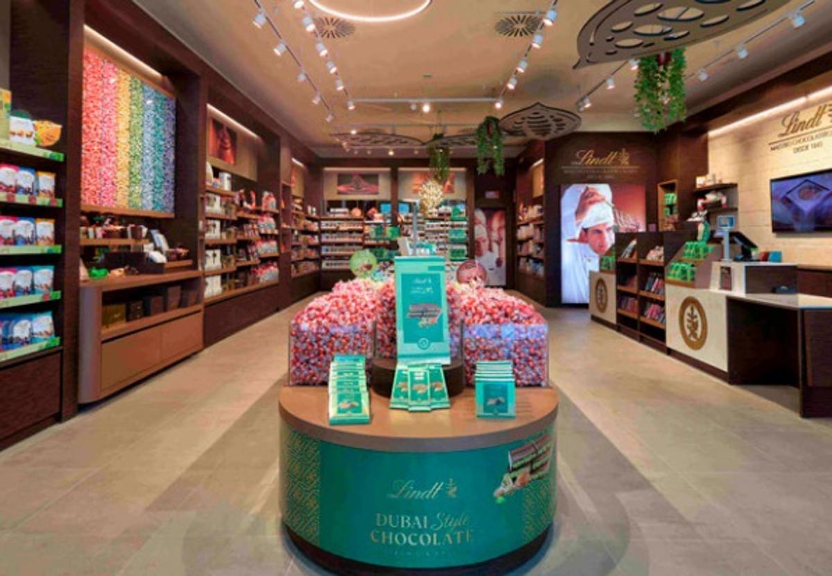 Así es la primera tienda de Lindt en Granada: Chocolate Bar...
