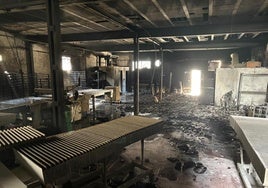Interior de la nave afectada.