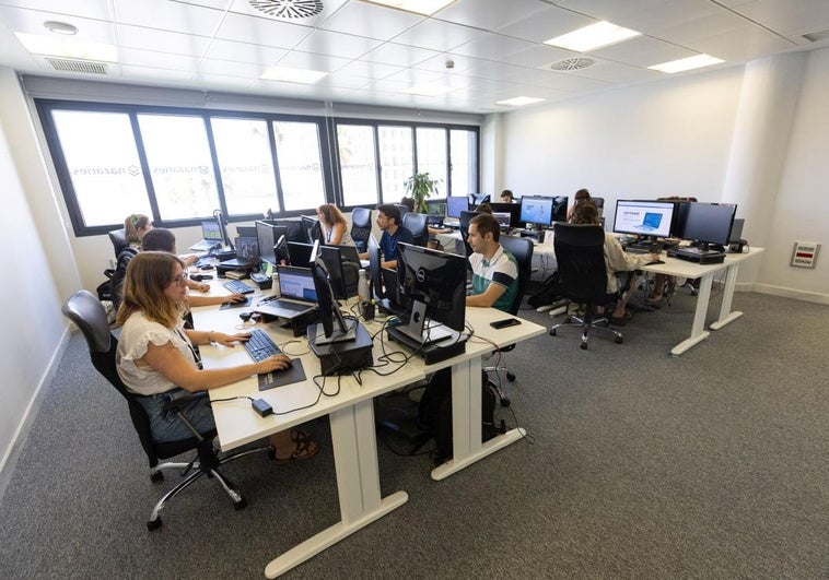 La pérdida del grado en IA golpea a las tecnológicas, que demandan mil nuevos ingenieros al año