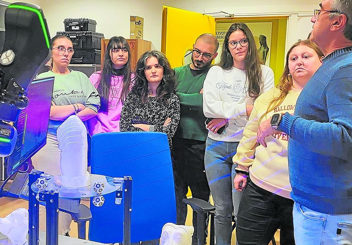 Miembros del proyecto europeo analizan uno de los avances.