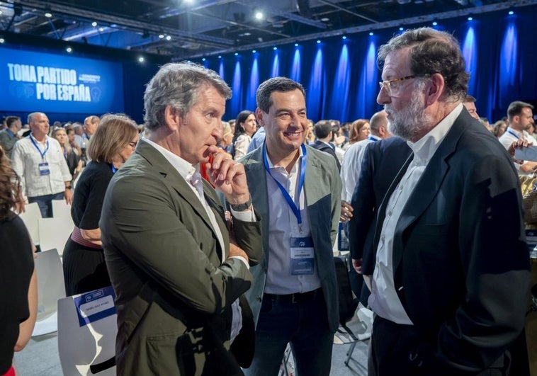 Juanma Moreno vaticina que el PP llegará «muy prontito» al Gobierno: «Id calentando»