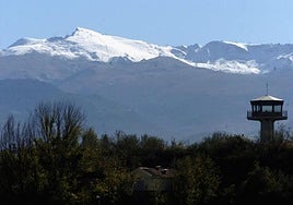 El pico del Veleta desde el mirador de Víznar.