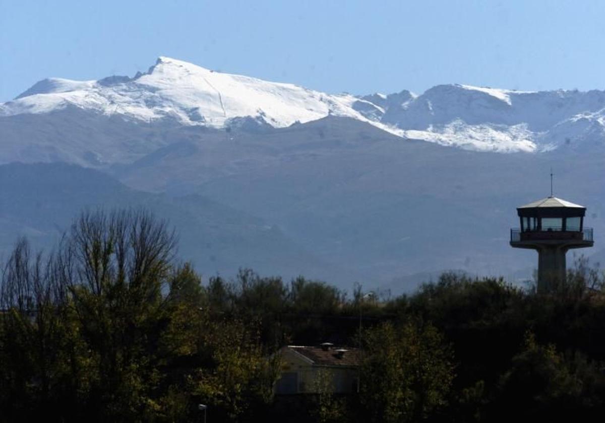 El pico del Veleta desde el mirador de Víznar.