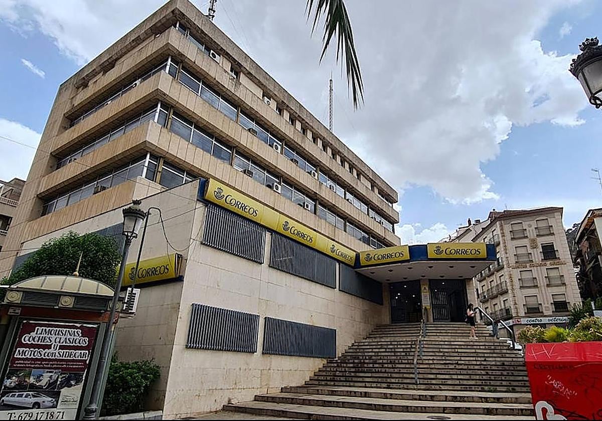 El edificio de Correos, en la plaza de los Jardinillos, en una imagen de archivo.
