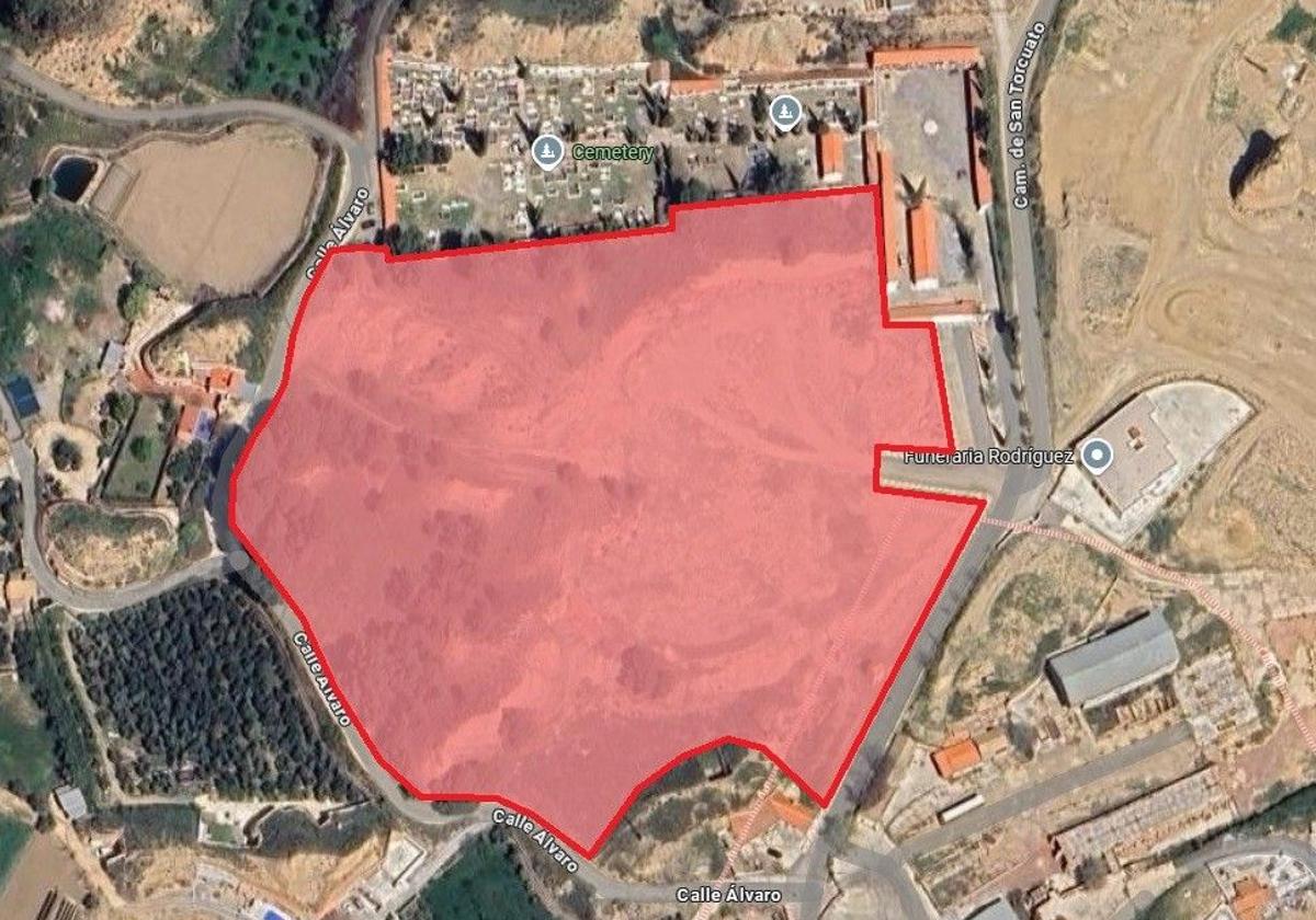 Terreno adquirido por el Ayuntamiento de Benalúa para construir su piscina.