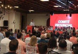 Intervención de Juan Latorre en el comité provincial celebrado en Linares.