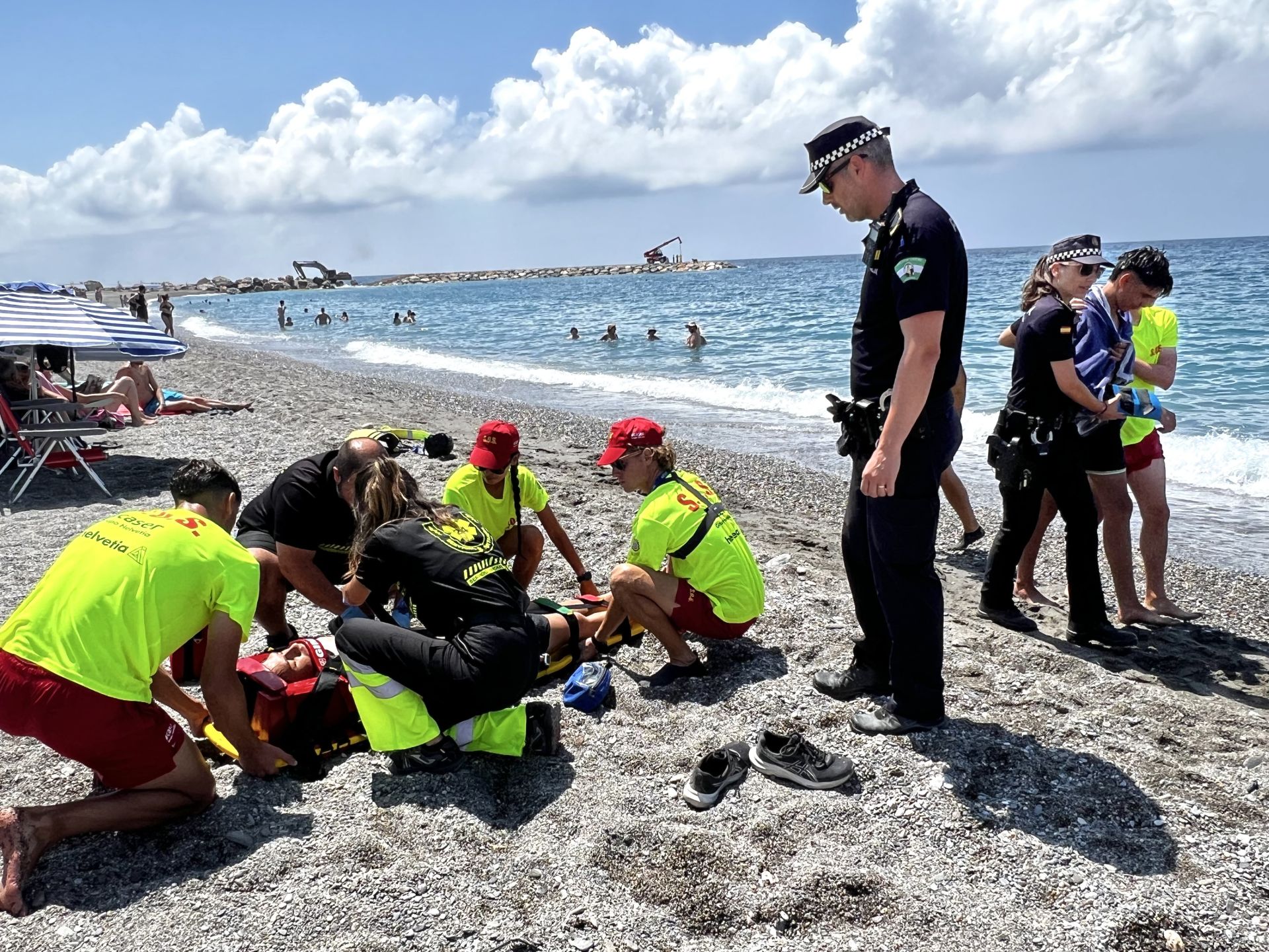 Simulacro en Playa Granada.