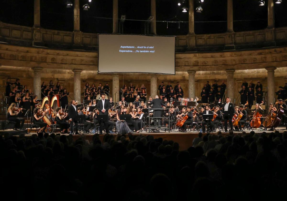 Un momento de la interpretación de 'Pagliacci', anoche, en el Palacio de Carlos V.