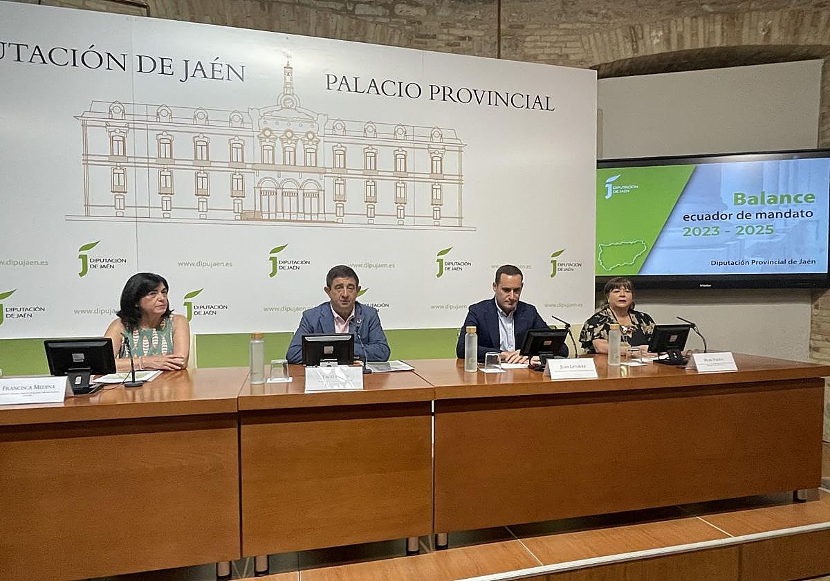 Francisca Medina, Paco Reyes, Juan Latorre y Pilar Parra, en la rueda de prensa.