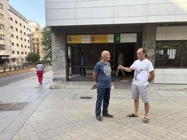 El presidente de la Plataforma por la Defensa del Río Castril, Miguel Ortiz, y el concejal de Medio Ambiente del Ayuntamiento de Castril, Juan Manuel Iruela.