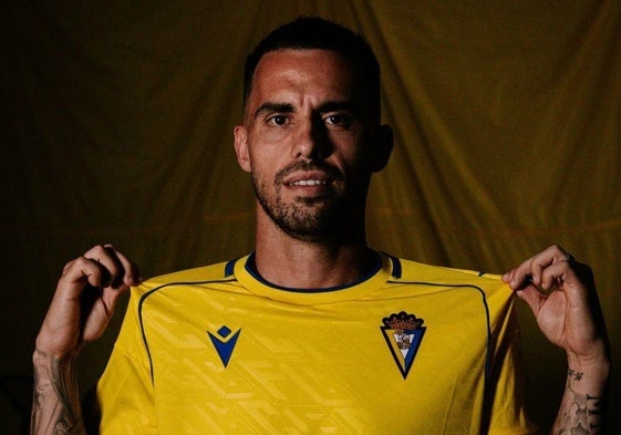 Suso, con su nueva camiseta.