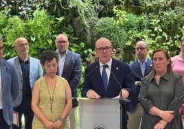 El rector de la Universidad de Granada, Pedro Mercado, en rueda de prensa.