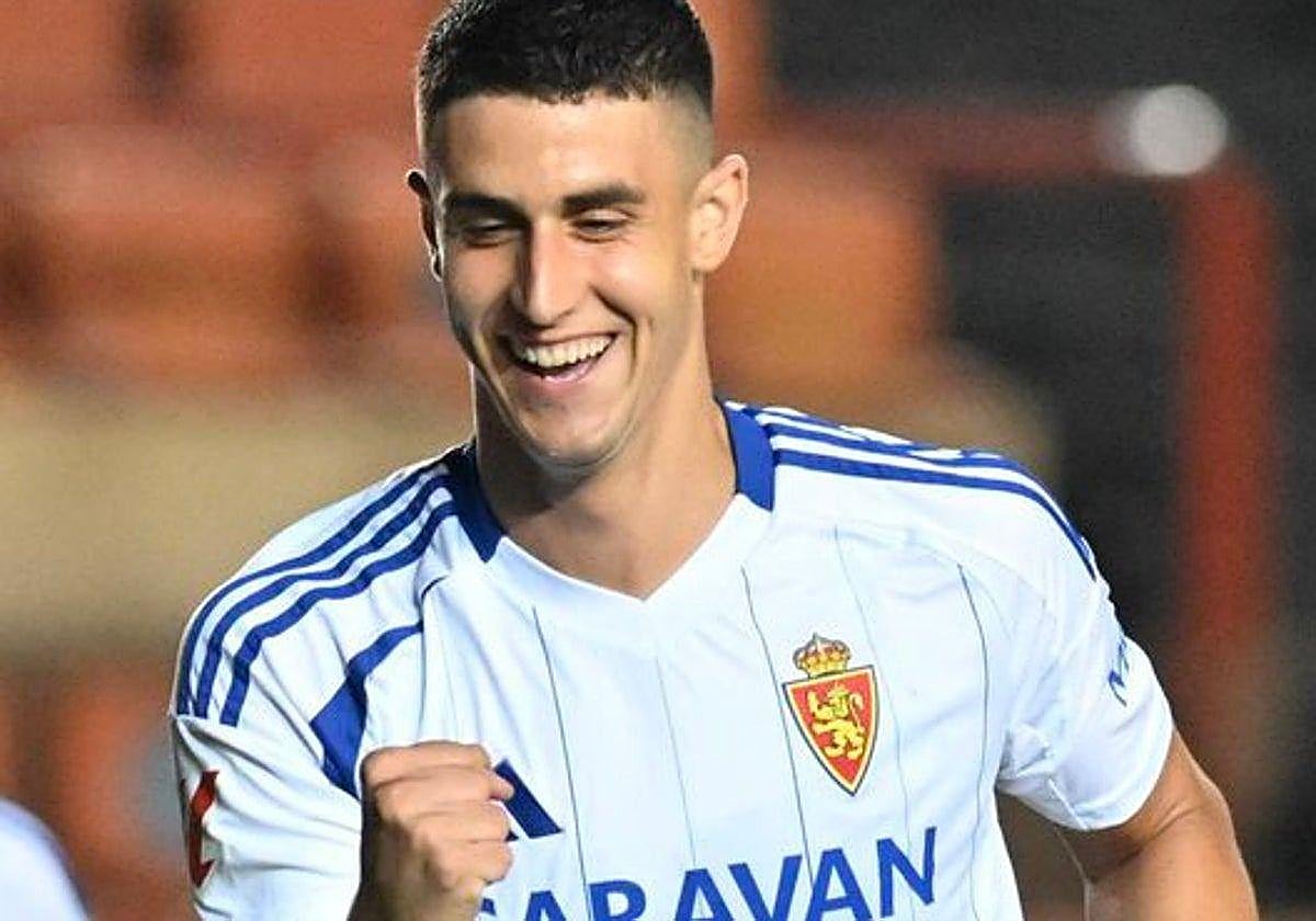 Luna celebra un gol con el Real Zaragoza.