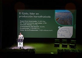 El concejal de Agricultura de El Ejido, Manuel Martínez, en la jornada técnica de Koopert.
