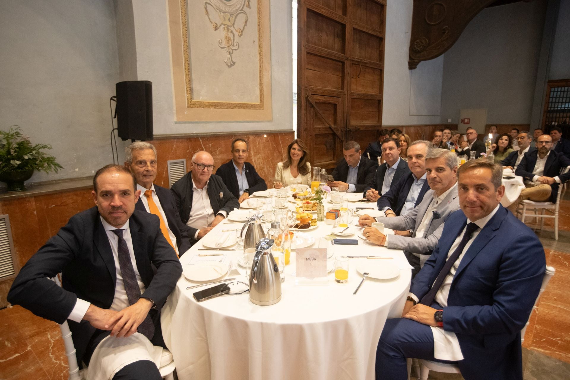 Las imágenes del desayuno con líderes en Granada