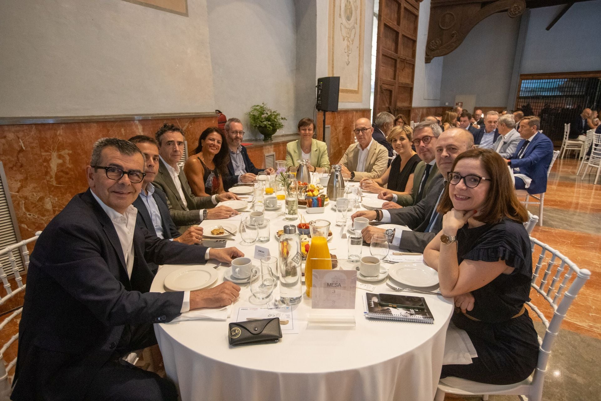 Las imágenes del desayuno con líderes en Granada