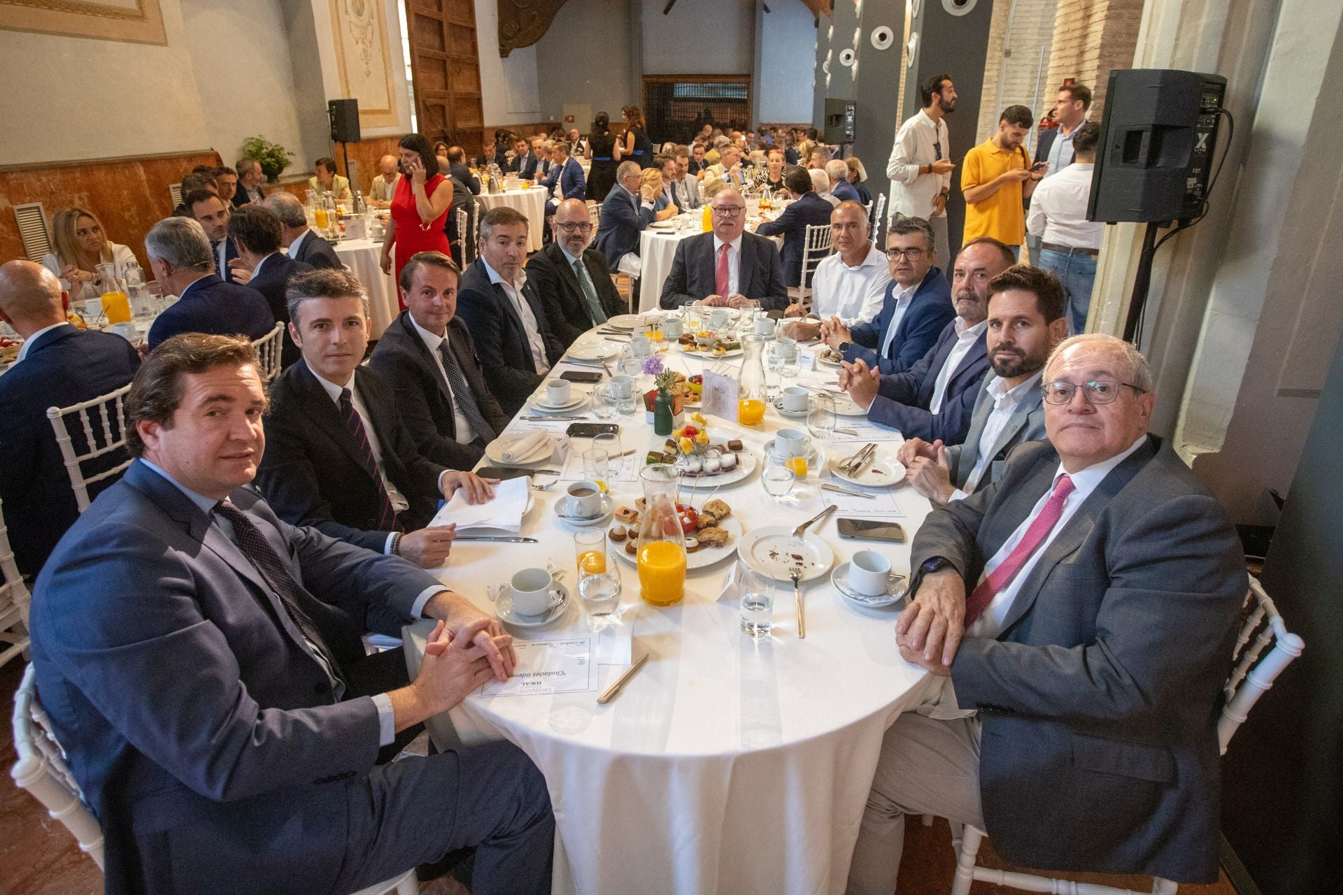 Las imágenes del desayuno con líderes en Granada