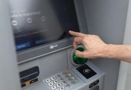Condenan a un banco a devolver 2.000 euros estafados a través de SMS