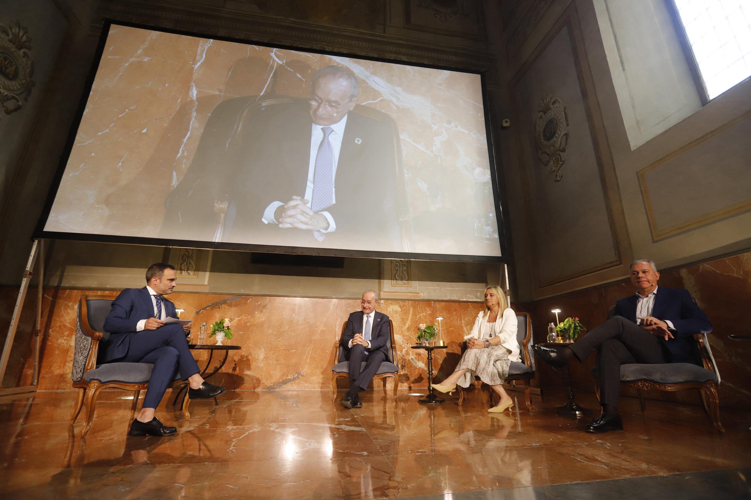 Las imágenes del desayuno con líderes en Granada