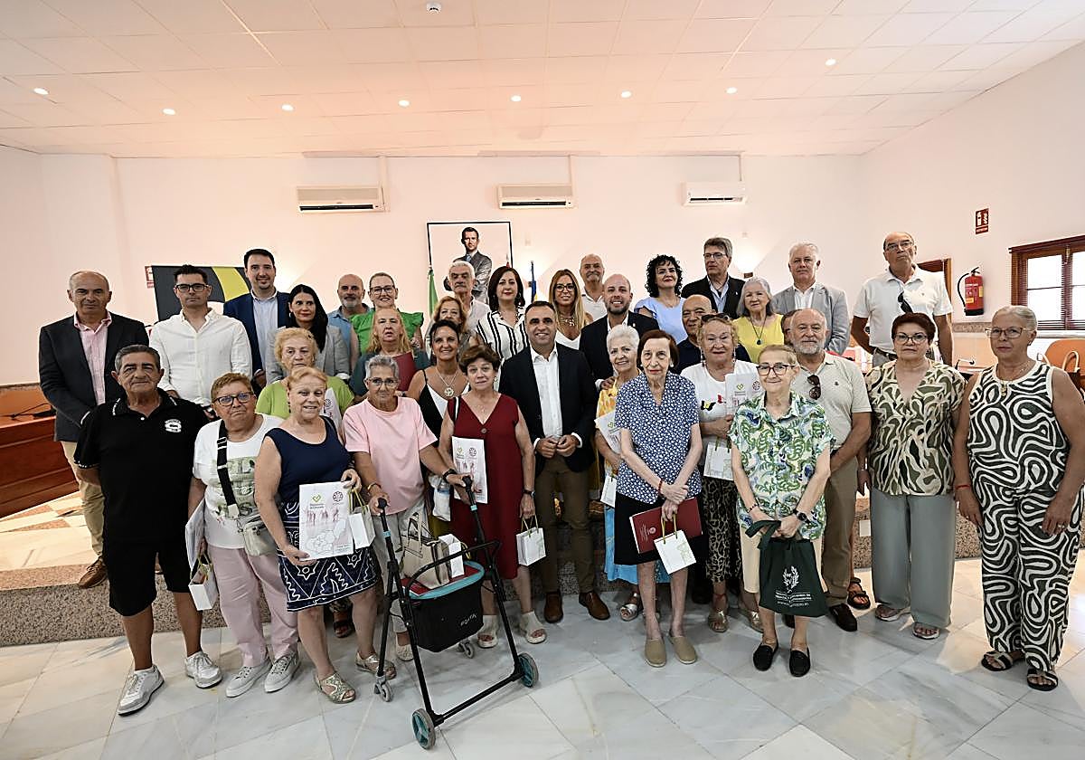 Entrega de 24 viviendas rehabilitadas por la empresa pública VISOGSA en el municipio de Ogíjares.