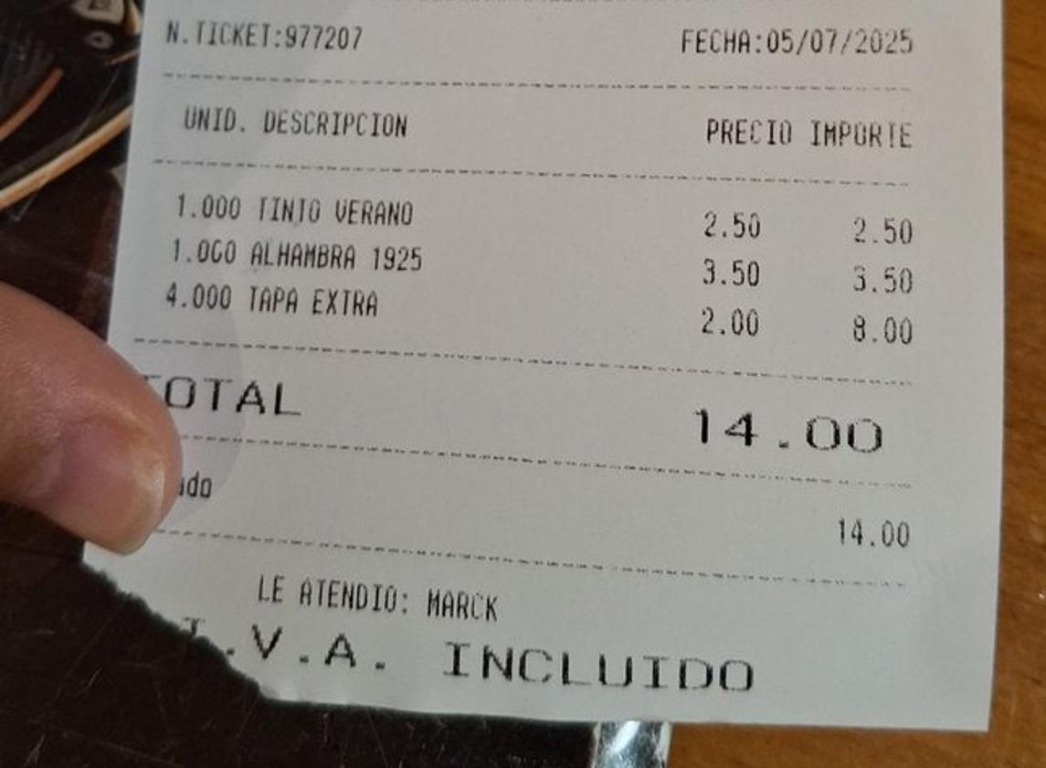La cuenta de un bar de tapas de Granada