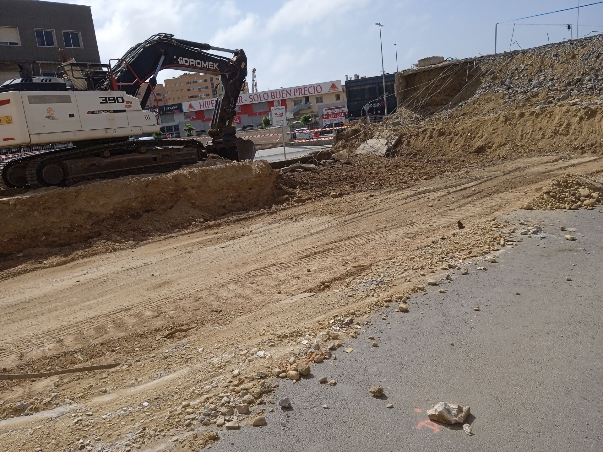 Así luce la avenida del Mediterráneo sin parte de su puente