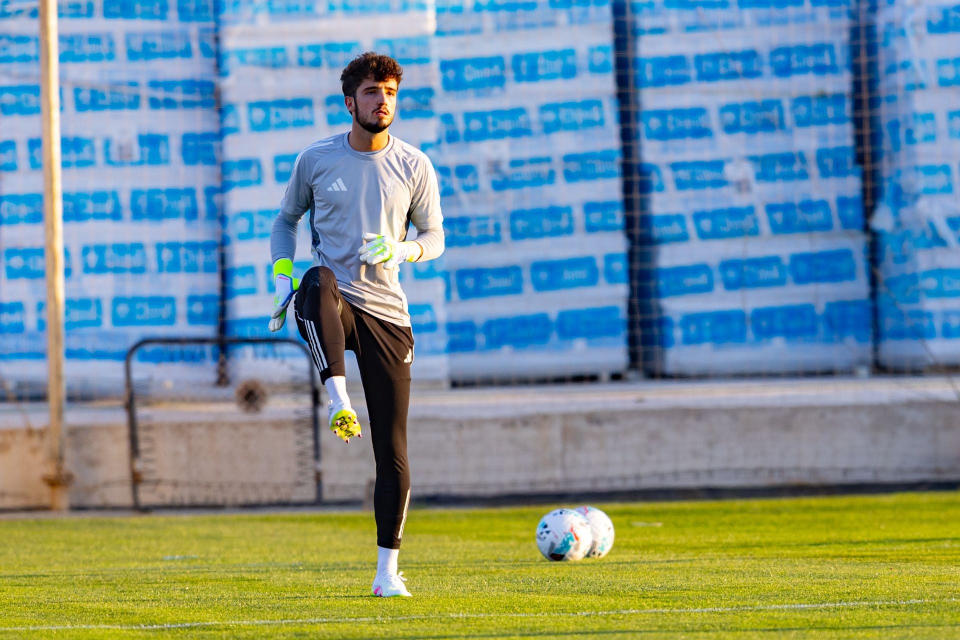 El primer entrenamiento de la pretemporada del Granada, en imágenes