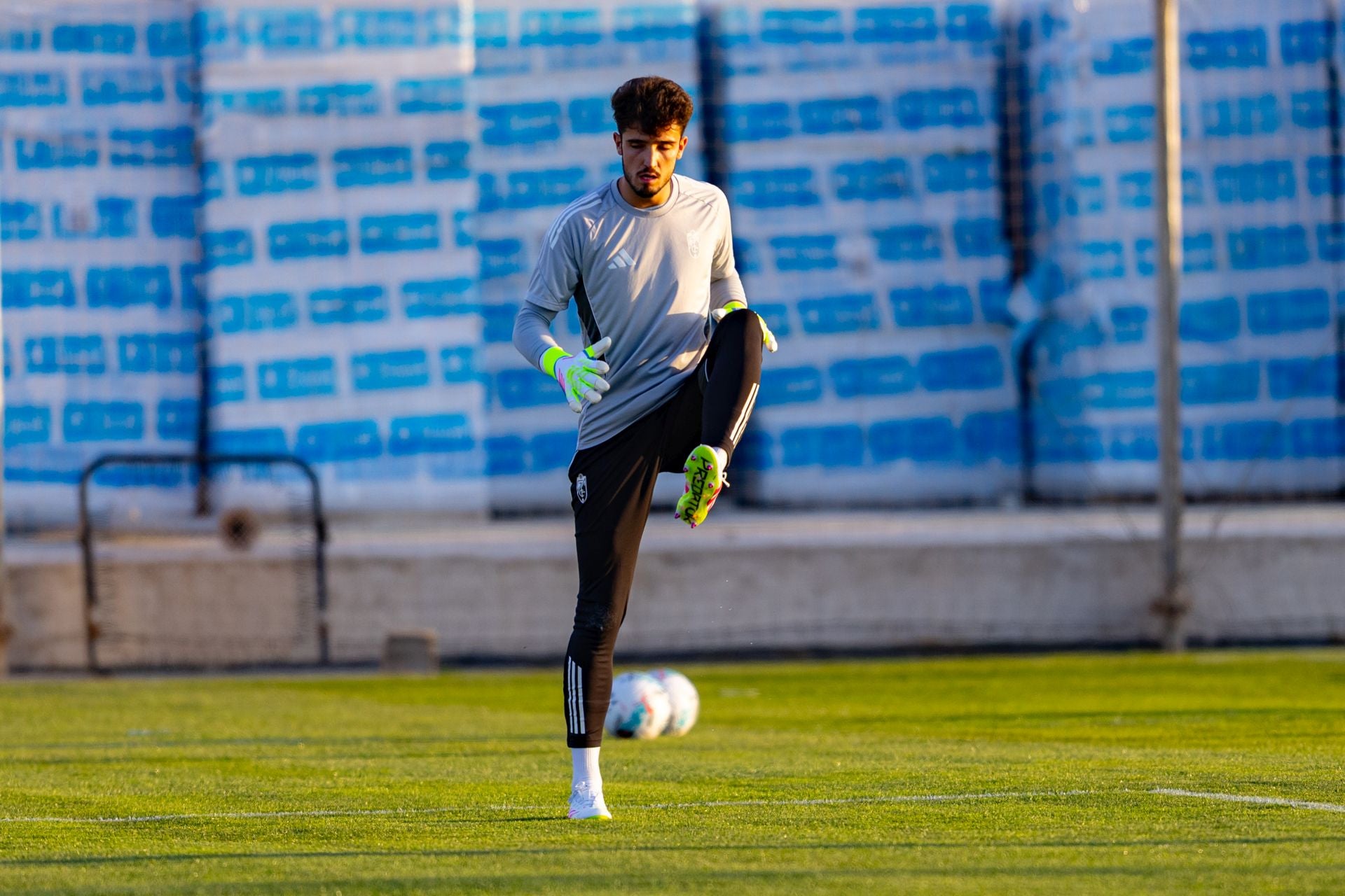 El primer entrenamiento de la pretemporada del Granada, en imágenes