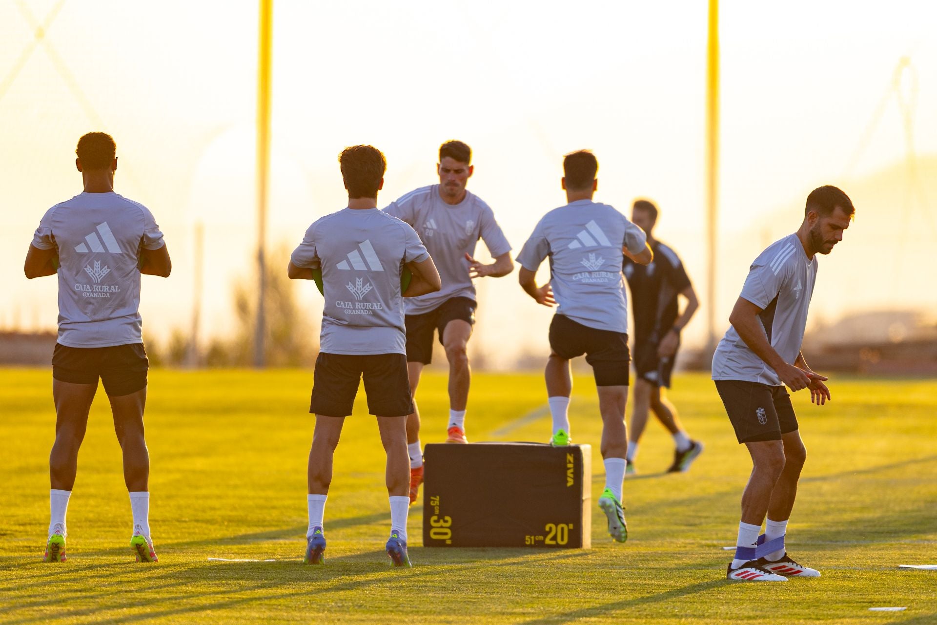 El primer entrenamiento de la pretemporada del Granada, en imágenes