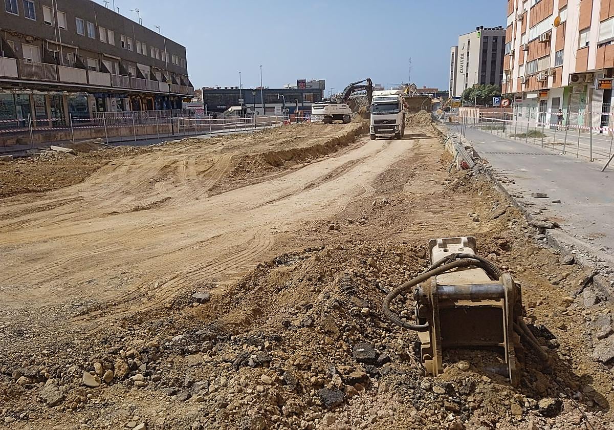 Así luce la avenida del Mediterráneo sin parte de su puente