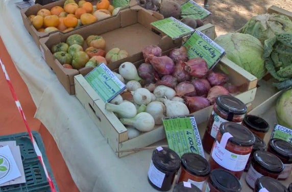 Los mercados de productos ecológicos tienen lugar una vez al mes en la capital