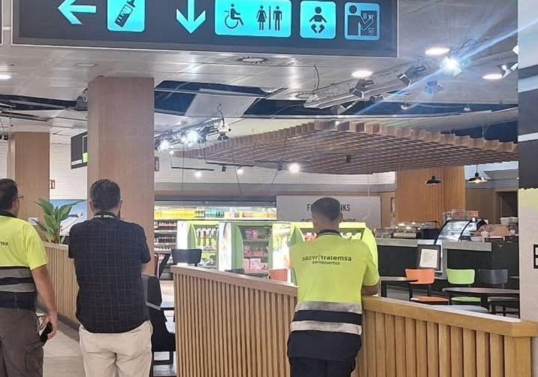 Se desploma el techo del aeropuerto de Almería por el fuerte terremoto