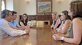 Imagen de la reunión entre Julio Millán y Pedro Lendínez.