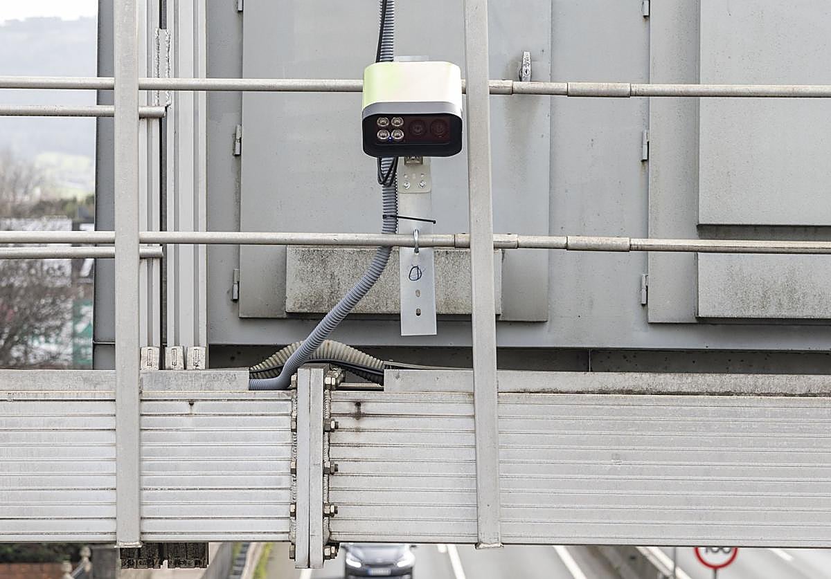 El radar entre Granada y Sevilla multa a 103 conductores cada día.