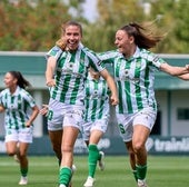 Blanca Muñoz celebra un gol.