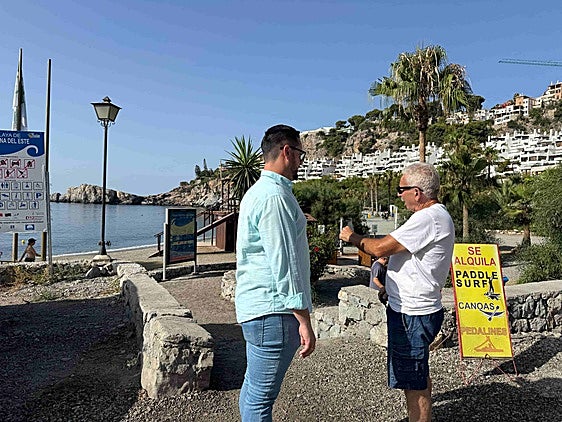 Almuñécar instala farolas LED solares en Marina del Este