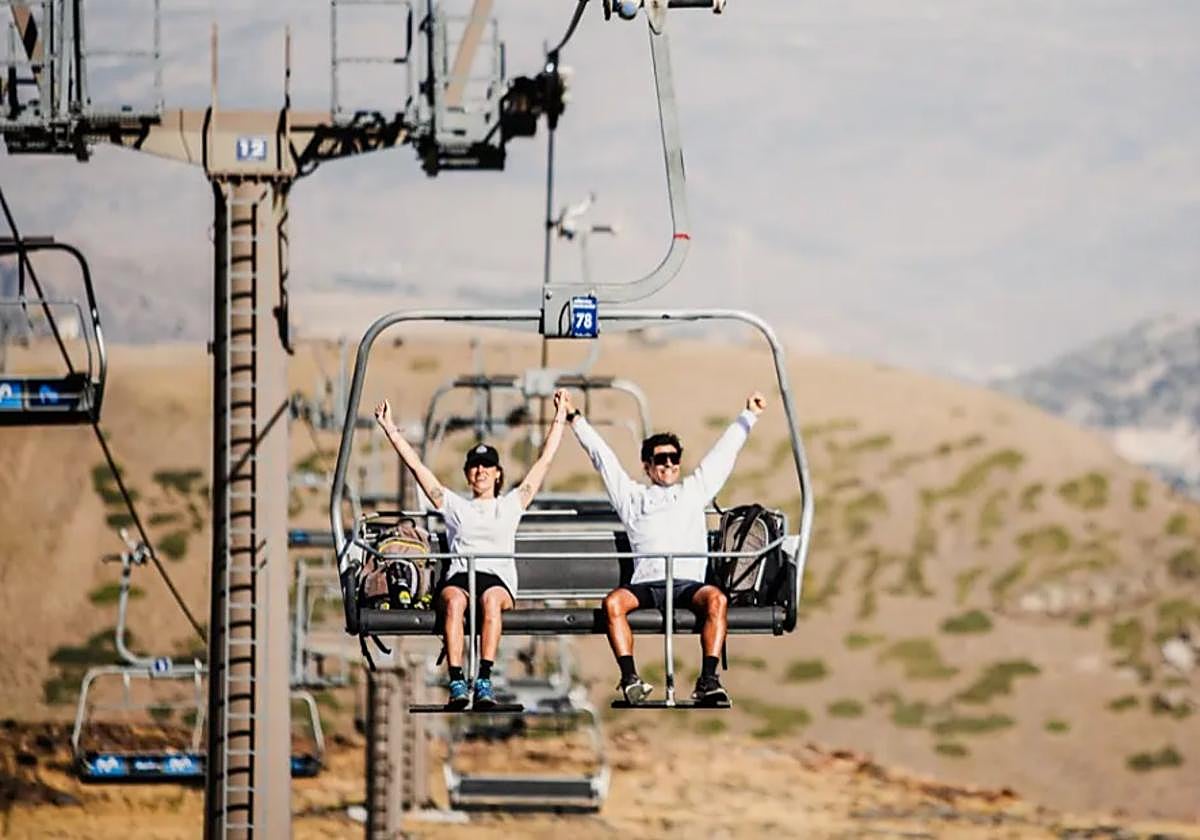 Un concierto de Grupo Apache abre el verano en Sierra Nevada