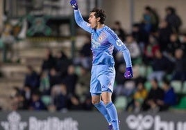 Diego Piñeiro celebra una acción con el Real Madrid Castilla.
