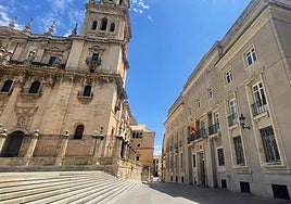 Luces LED en el Catastro para realzar la plaza de Santa María