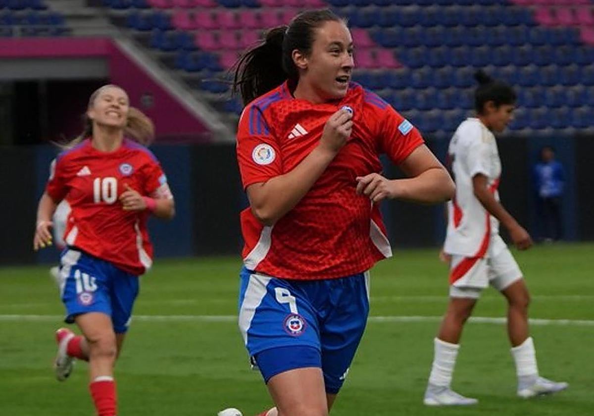 Sonya Keefe celebra su gol a Perú en la primera jornada de la Copa América.