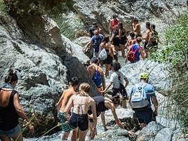 Las imágenes del 'atascazo' en la Ruta de los Bolos