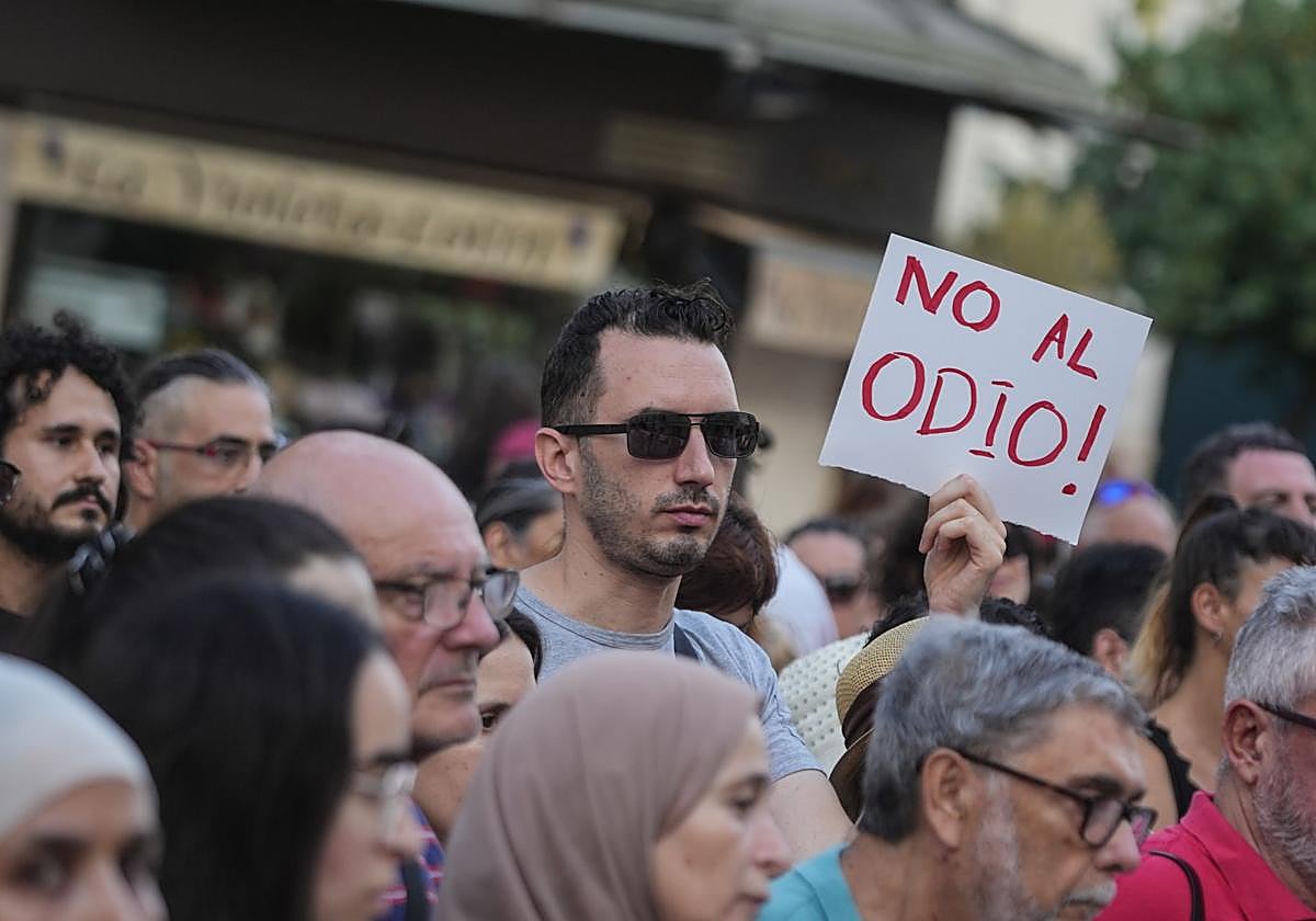 Concentración contra la violencia racista tras los hechos ocurridos en Torre Pacheco.