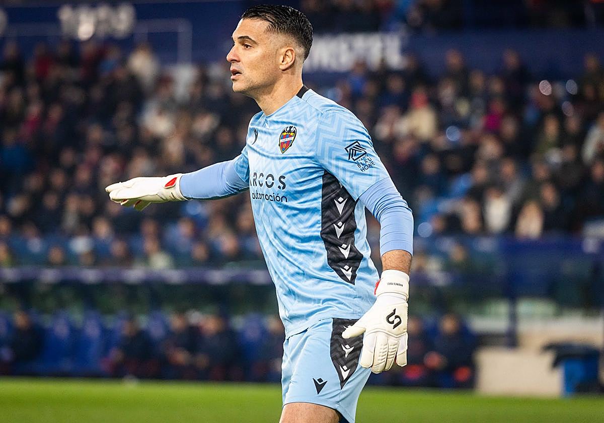 Andrés Fernandez, durante un partido con elLevante