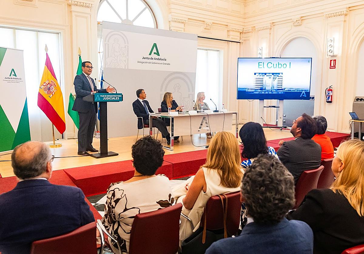 El consejero de Justicia en la presentación de cómo será la transformación del Cubo en la Ciudad de la Justicia.