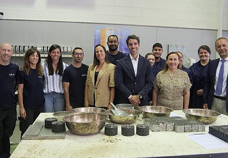 Investigadores de la UGR diseñan un asfalto más sostenible y resistente con colillas