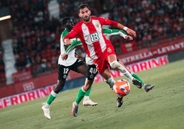 Baptistao jugando contra el Racing en el UD Almería Stadium.
